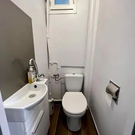 Au Coeur Du Marche Poncelet Et A 2 Pas De L'arc De Triomphe - 6 Personnes Et 1 Bebe, Sdb, 2 Wc Paris