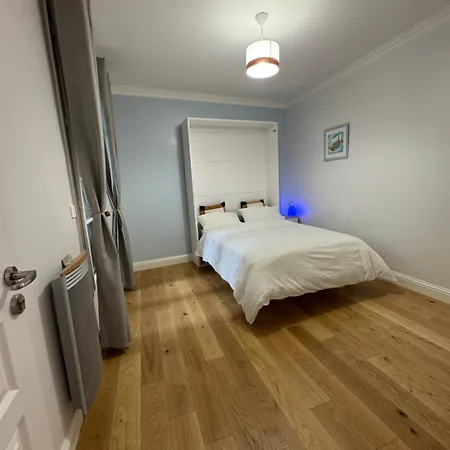 Au Coeur Du Marche Poncelet Et A 2 Pas De L'arc De Triomphe - 6 Personnes Et 1 Bebe, Sdb, 2 Wc * Paris