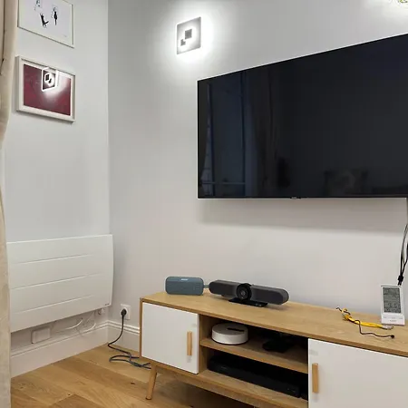 Apartamento Au Coeur Du Marché Poncelet Et à 2 Pas De L'arc De Triomphe - 6 Personnes Et 1 Bébé, Sdb, 2 Wc