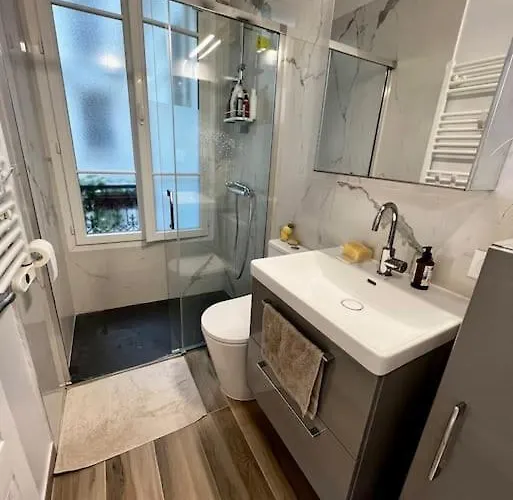 Au Coeur Du Marche Poncelet Et A 2 Pas De L'arc De Triomphe - 6 Personnes Et 1 Bebe, Sdb, 2 Wc * Париж