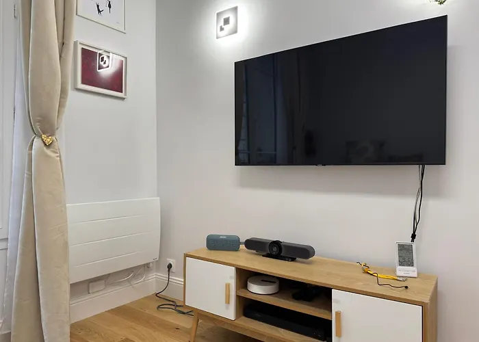 Апартаменты Au Coeur Du Marche Poncelet Et A 2 Pas De L'arc De Triomphe - 6 Personnes Et 1 Bebe, Sdb, 2 Wc