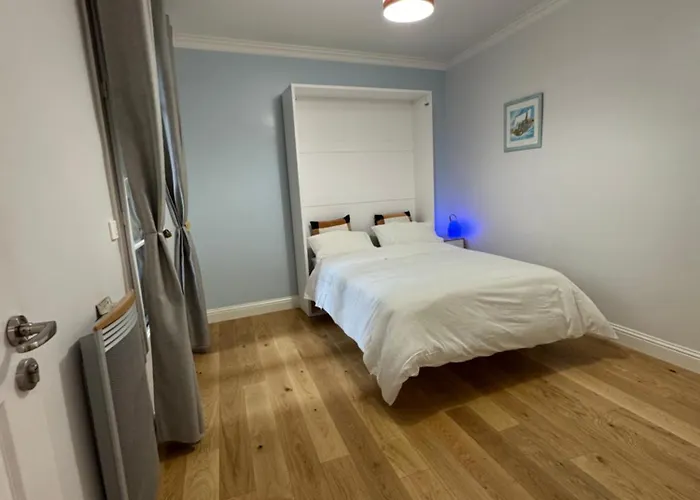 Au Coeur Du Marche Poncelet Et A 2 Pas De L'arc De Triomphe - 6 Personnes Et 1 Bebe, Sdb, 2 Wc * Париж